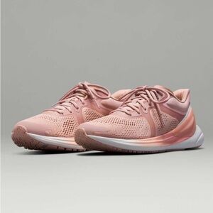 MINT CONDITION LULULEMON BLISSFEEL SHOES 7.5